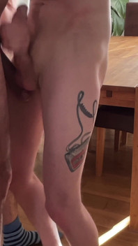 Mon garçon baise pour la première fois sur le balcon.