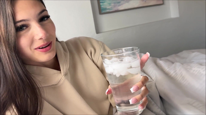Alex Adams: Kranker tag mit stiefschwester - sophie tyler - alex Adams