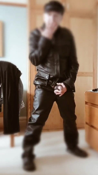 Bellhead: Leather jerk