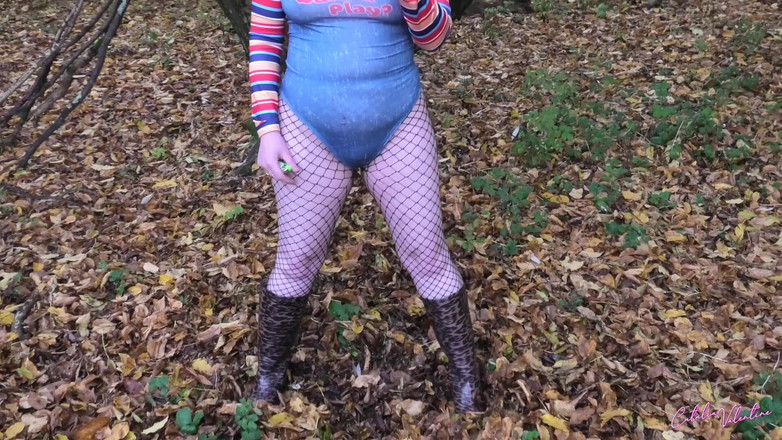 Catalia's Extreme Kink Fetish Domination Vids!: Catalia курящая, разодетая в косплей