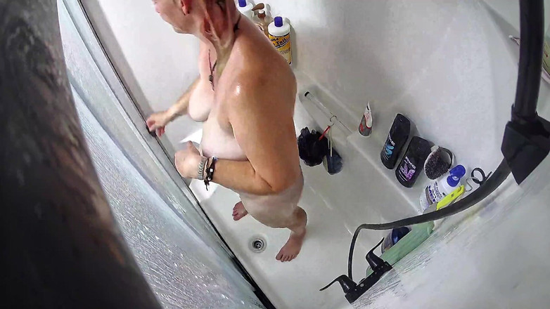 KittieNoOne: 자지를 빨고 따먹히는 걸레년