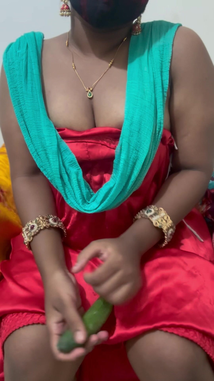 Desi World: Profesoara Sundari și-a sedus elevul să facă sex anal, partea 1