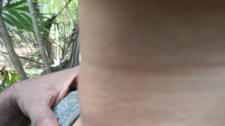 Apple baby: Cute Neck Licking Outdoor Romance