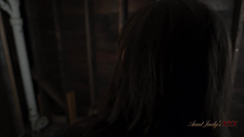 Aunt Judy's XXX: Auntjudysxxx - büyük memeli olgun amatör sonbahar tamirciyle sikişiyor