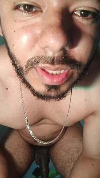 Sexy a žhavý nesestříhaný poskakující péro