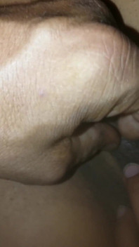 Âm hộ đầy đặn chảy nước dãi vì con cu