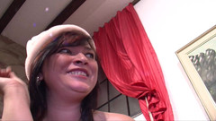 Enjoy German porn: Sexy gata compartilha pau com peituda madura alemã puta