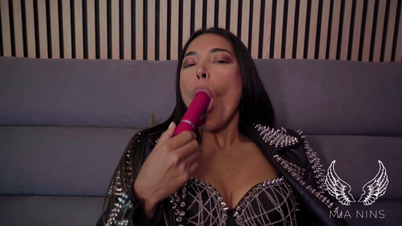 Mianins: Solo video sfw'nin tanıtımı