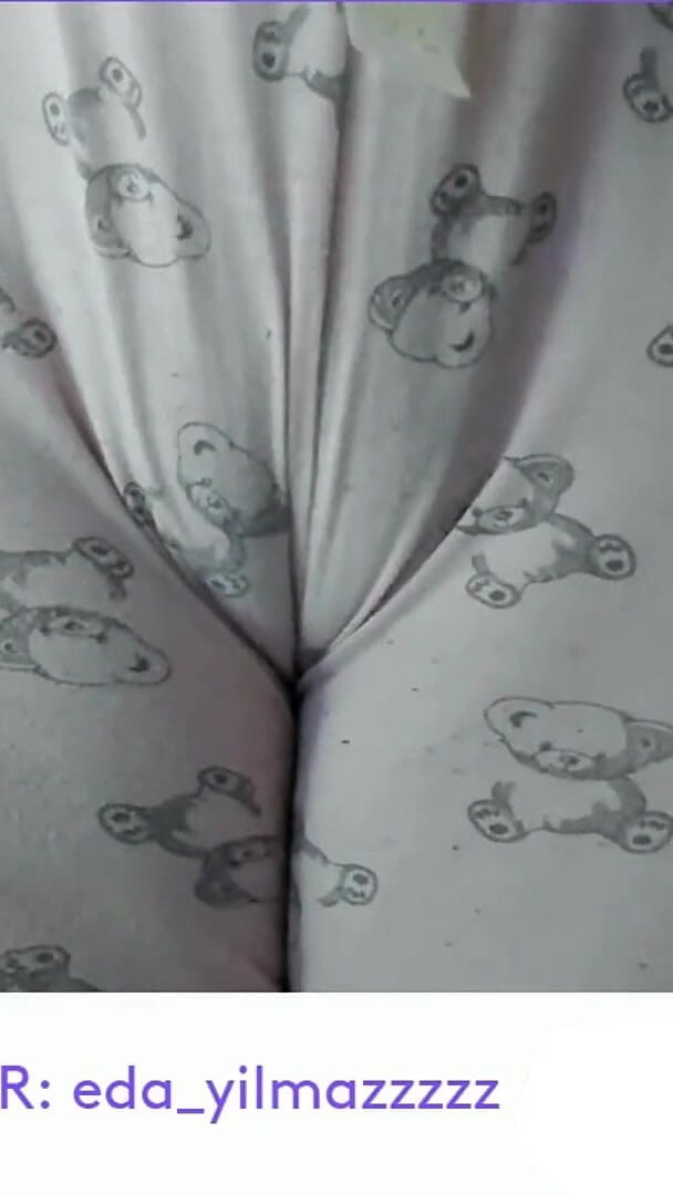 bigass_sexy_bigboobs: Camel toe- masturbatie in pyjama- Turkse porno- Turkse milf
