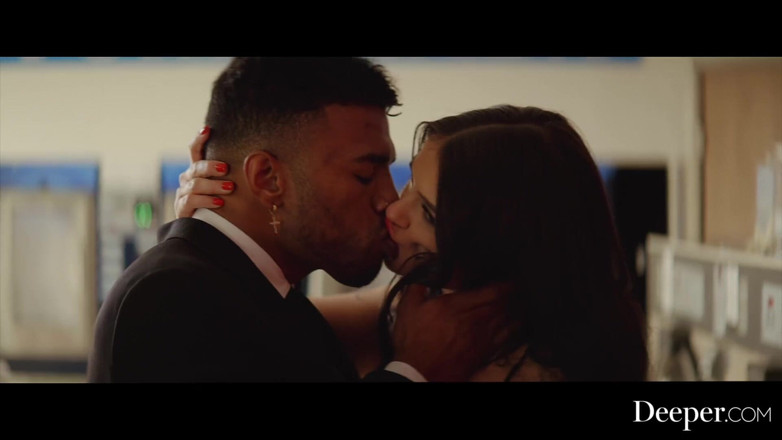 Deeper: Deeper. นักแสดงสาวขี้แย Ryan ทดสอบขีดจำกัดของผู้ชาย
