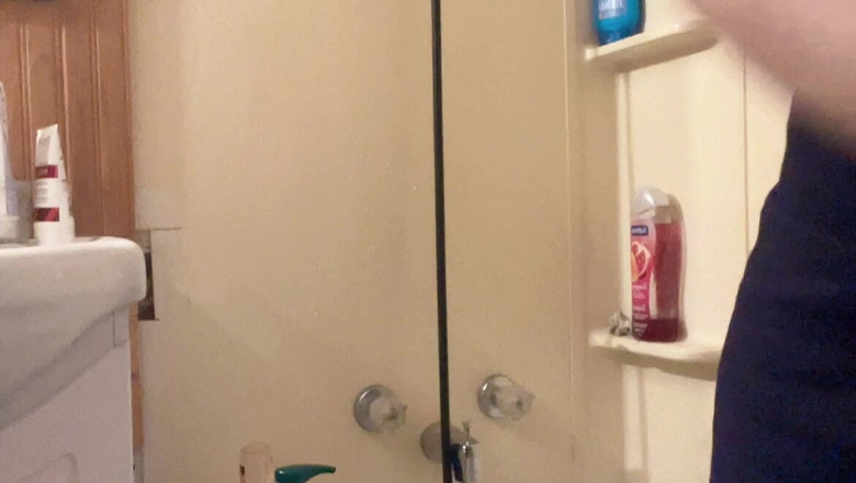 sweethanajapanese: Hana Mencuci rambutnya pada tab mandi tetek kecil dengan begitu...