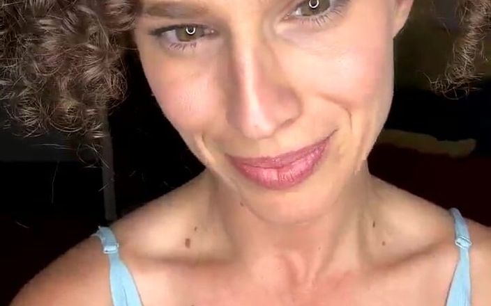 VibeWithMommy: Hey Guys, I Want to Ask You Some Questions!