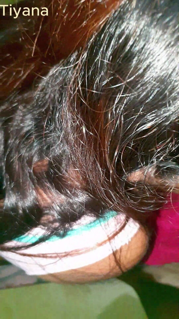 Tiyana: दब्बू पत्नी ने अपने बॉस को चोदने दिया जबकि पति घर पर नहीं है