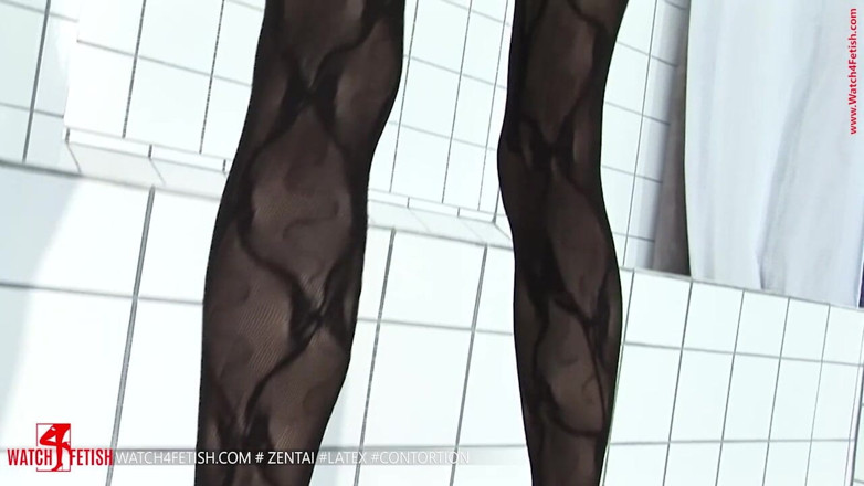 Giant Fem: Tight Corset and Sexy Nylons