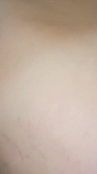 ดูดควยแล้วเย็ดหีในอ่างอาบน้ำ