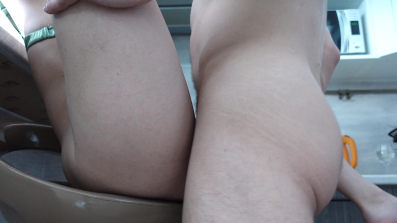 Karamelnayapussy: fucked his stepsister at breakfast!
