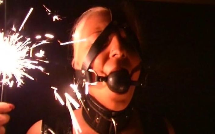 Male Dom - Spanking - BDSM: Si blonde yang disumbat ballgagged sukakan haba batang api