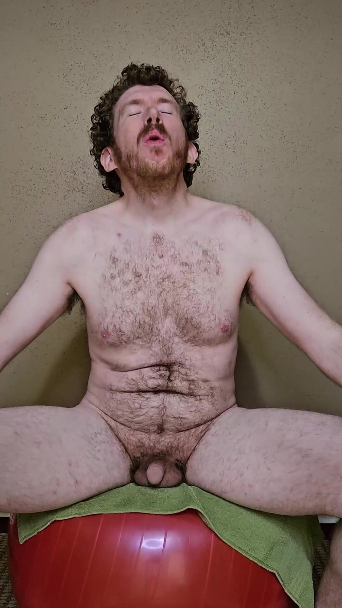 creamyMoonPole: Topumda çırılçıplak zıplıyor