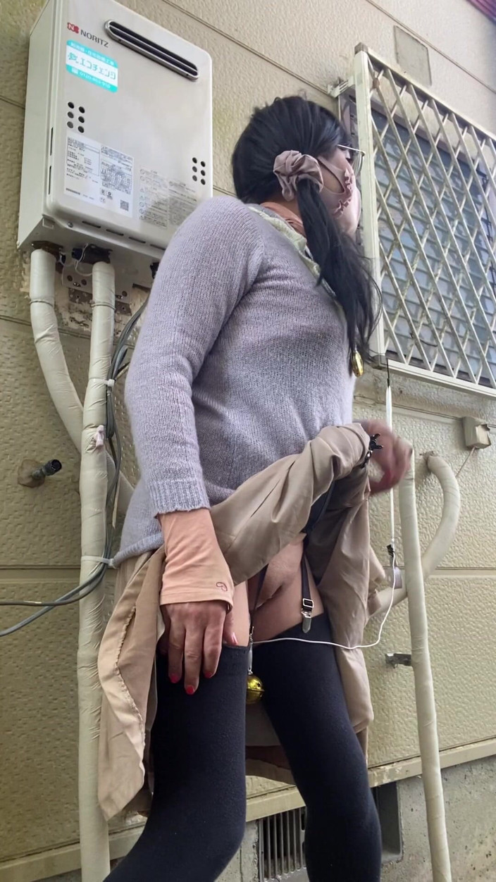 megu2002: Nr117 Im Schatten des Nachbarhauses verstecken und masturbieren