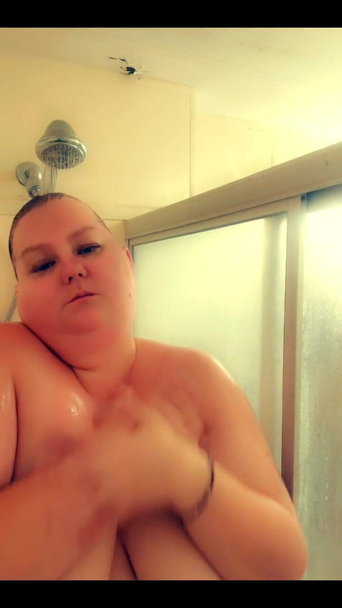 Misssunshinevip: Plaisir sous la douche.