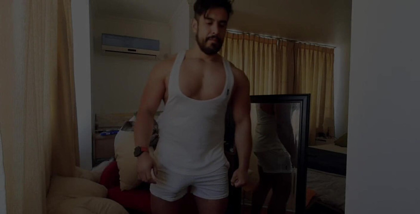 Guarro Studios: Sục con cu to xỏ lỗ của tôi