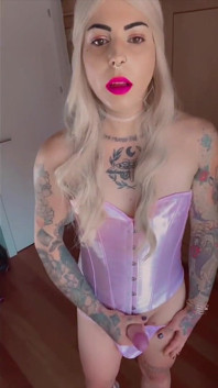 Barbie tgirl boşalıyor