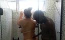 Suzie Slut Official - Hetero: Suzie La salope et Akilies Black prennent un bain avec...