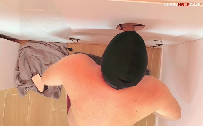 GLORYHOLEGAYS: Ladle de spermă la gaura din zid - gloryhole - studentul îmi dă șarja...