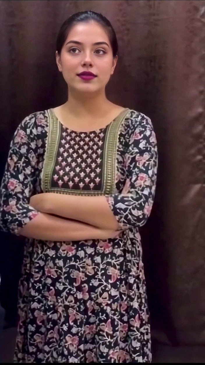 Hornycouple149: Step-aunt Rates My Dick - Saara in Hindi