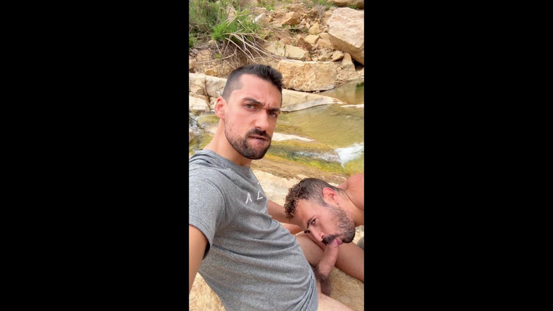 Liam Harding: Ayah tiri panas menghisap zakar besar di luar rumah