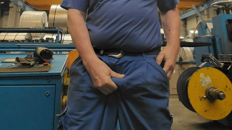 Andi Geil: Andreas дрочит на работе