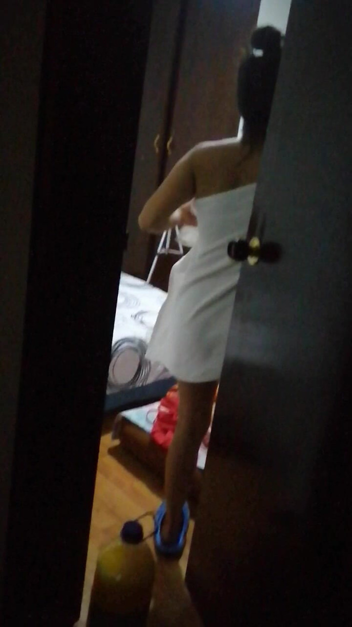 DiablaLatinaTour: तौलिया में पड़ोसी से मिलना