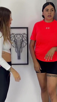 Gyminstructeur met een grote penis neukt mijn schoonzus Mollysmith en ik - Melanirincon