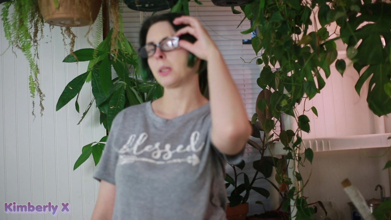 Kimberly X: Stepmom Gets Your Dick Pic