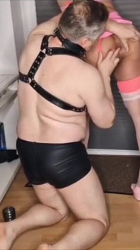 귀여운 펨보이를 따먹고 사정하는 새아빠