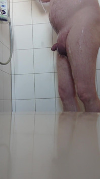 Chcaní ve sprše ráno