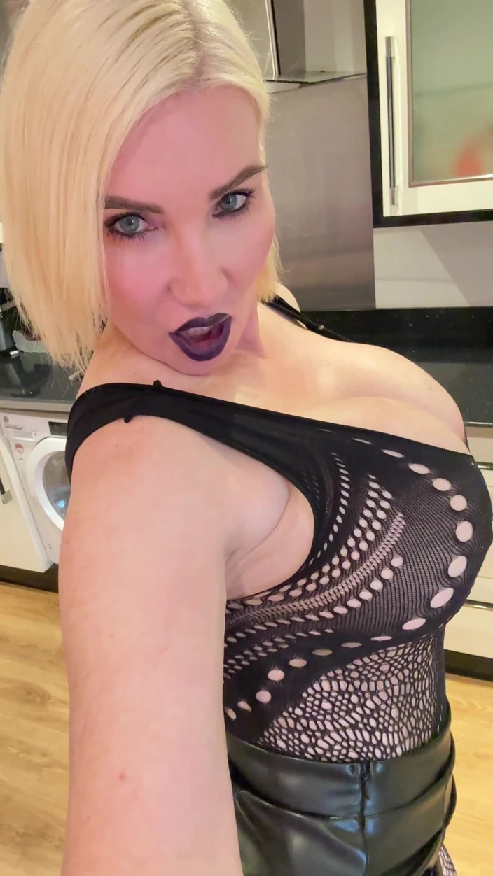 Sophie James: Femdom Gothic Vibes Queen JOI Countdown