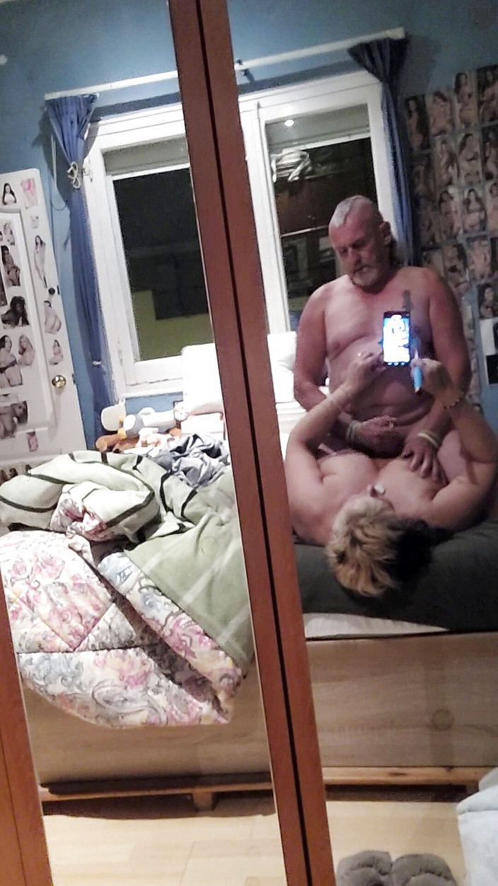 Lujuriosos: Sex přes zrcadlo !!