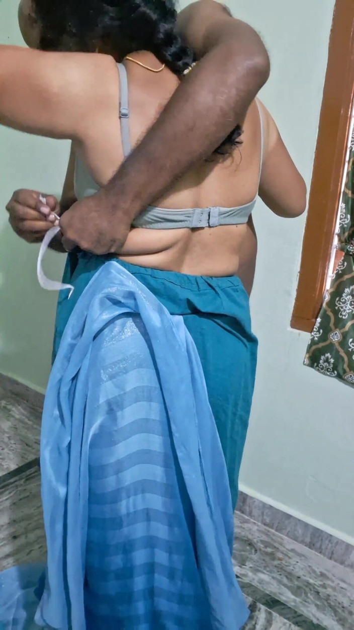 Sexy sindu: Baciare una coppia bollente