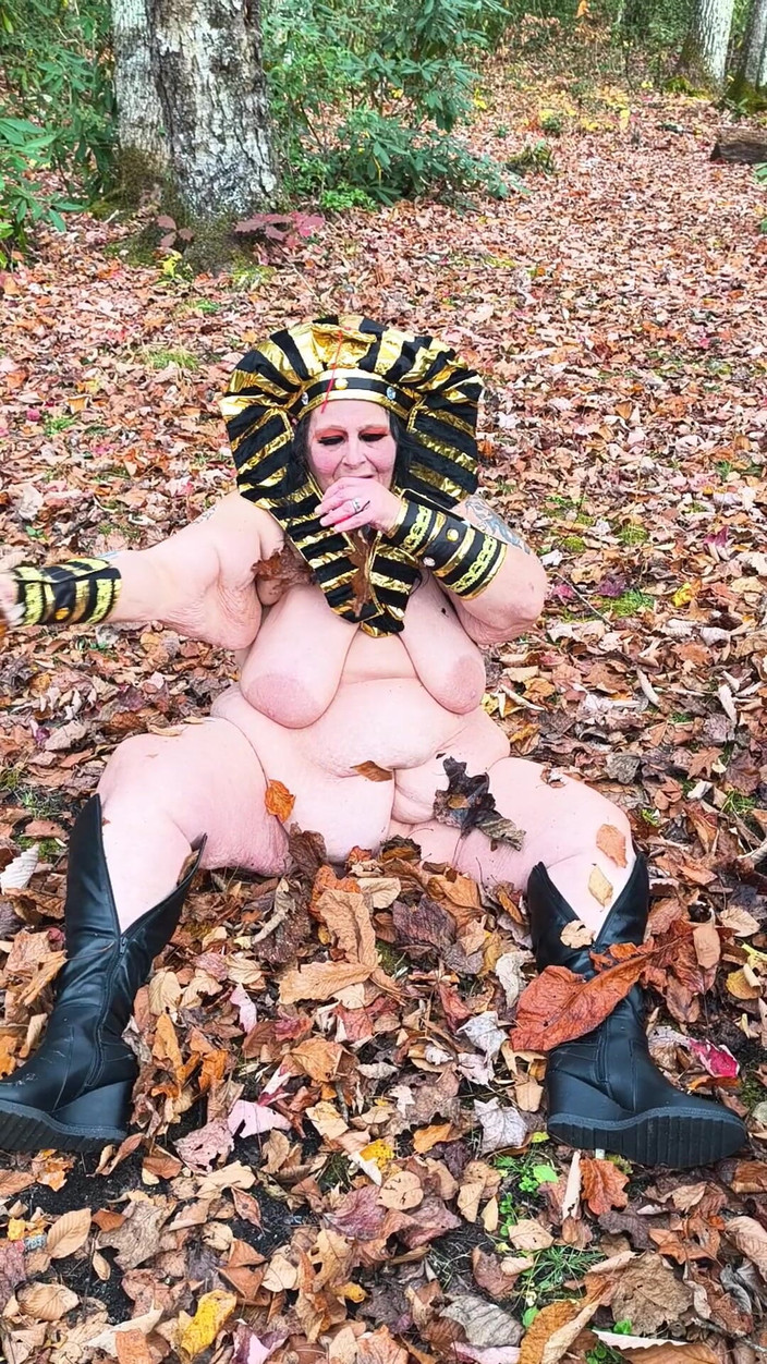 HerculesnVENUS: La lurida culona gioca nel suo culo sborra non finta