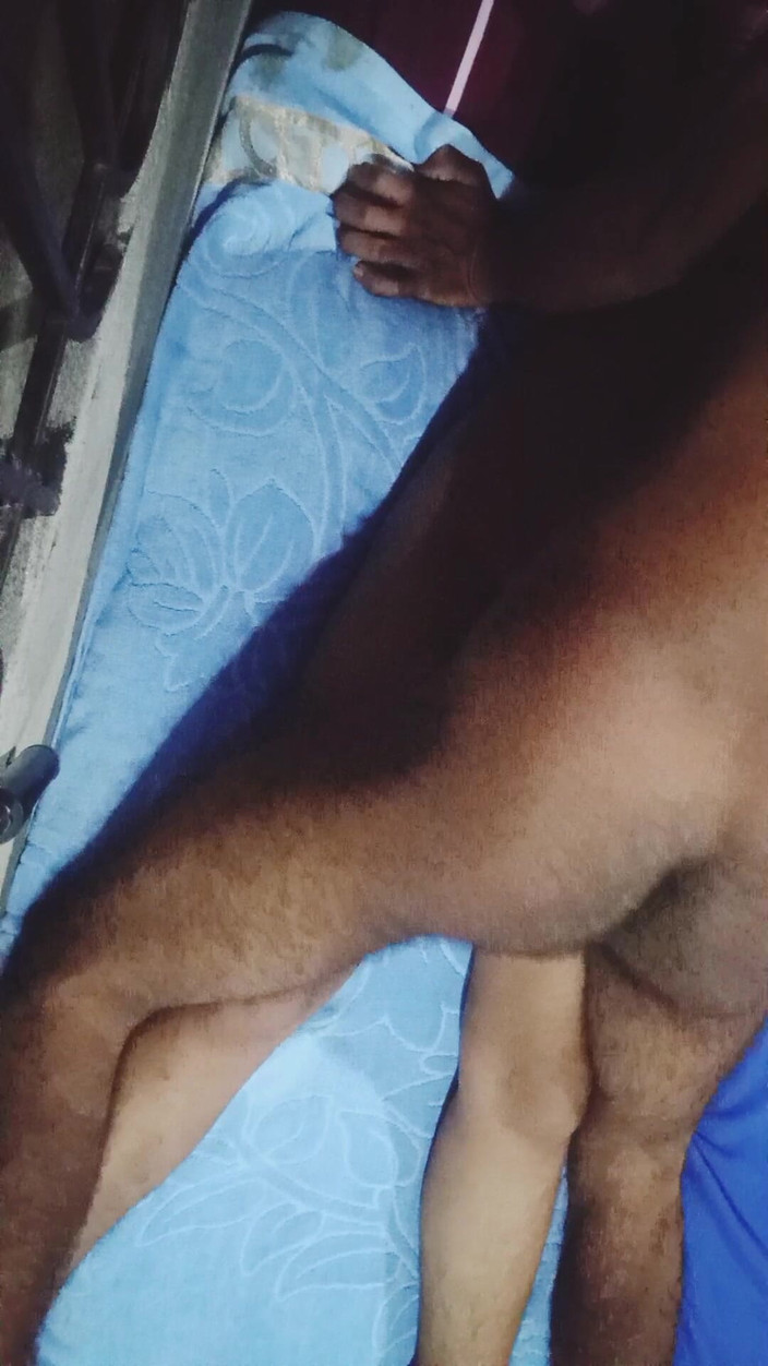Deshi women: Zamiloval jsem se do svého nevlastního bratra a měl sex