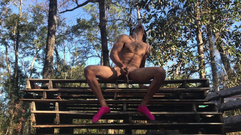 Arthur Eden aka Webcam God: Knock on wood (4K)