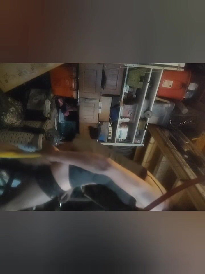 K8e Snow: Svůdné svlékání a škádlení v soukromé skladovací místnosti