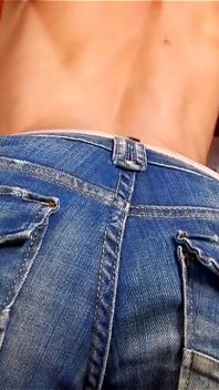 Ameli'e si masturba per la telecamera