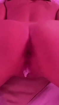 질이 흘러내리는 질싸를 떠날 때까지 후배위 스타일로 그녀를 따먹어