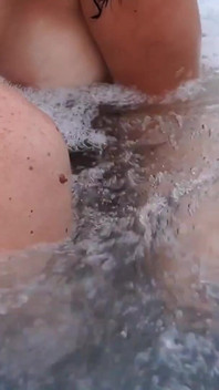 Charlotte Moon futută în jacuzzi de Capitano Eric în Campionatul Mondial de Sex