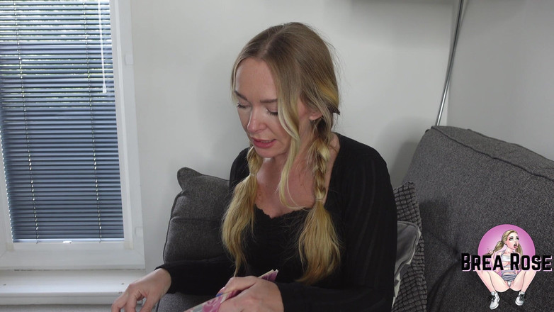 Brea Rose: Quay tay vào âm hộ của tôi