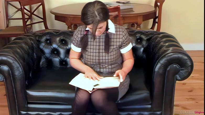 College Uniform: Focení letních šatů se Samanthou Buxton