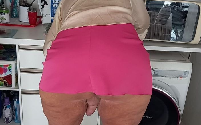 Sexy ass CDzinhafx: Moja seksowna dupa w mini spódniczce