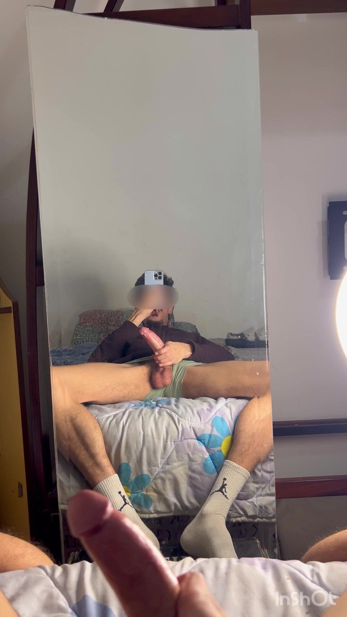 ARAB HUNG TWINK: Seorang peminat meminta saya memancut mani untuknya memegang telur besar...